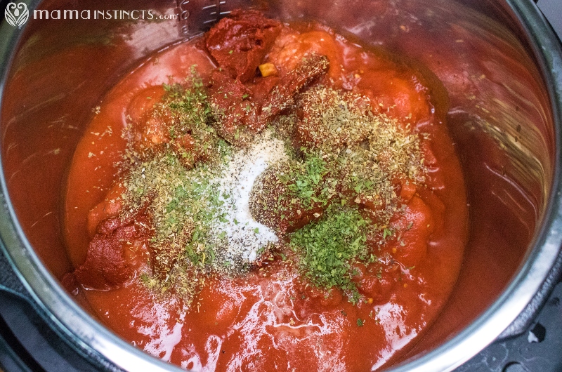 Instant Pot Spaghetti Sauce with Meatballs